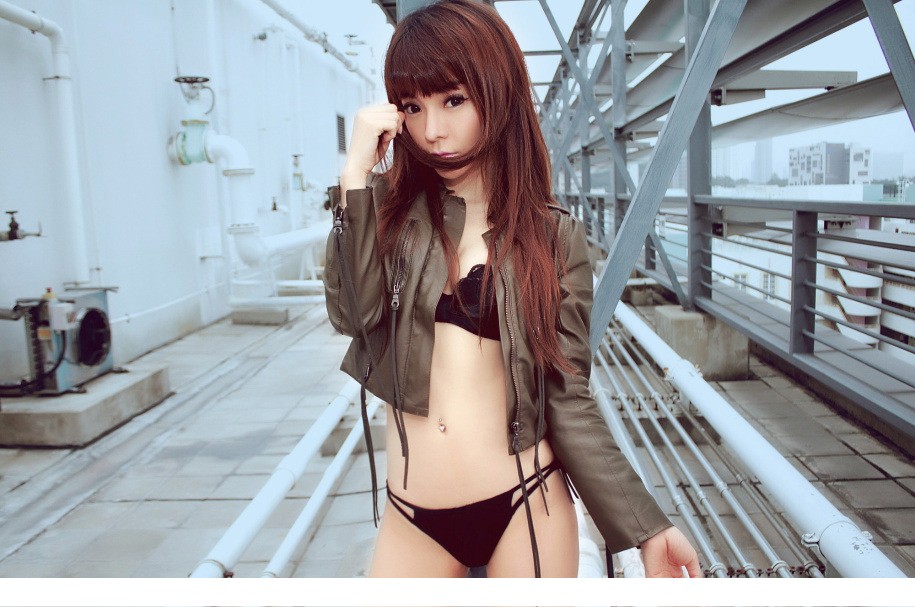 可爱甜妞赵雪小性感写真