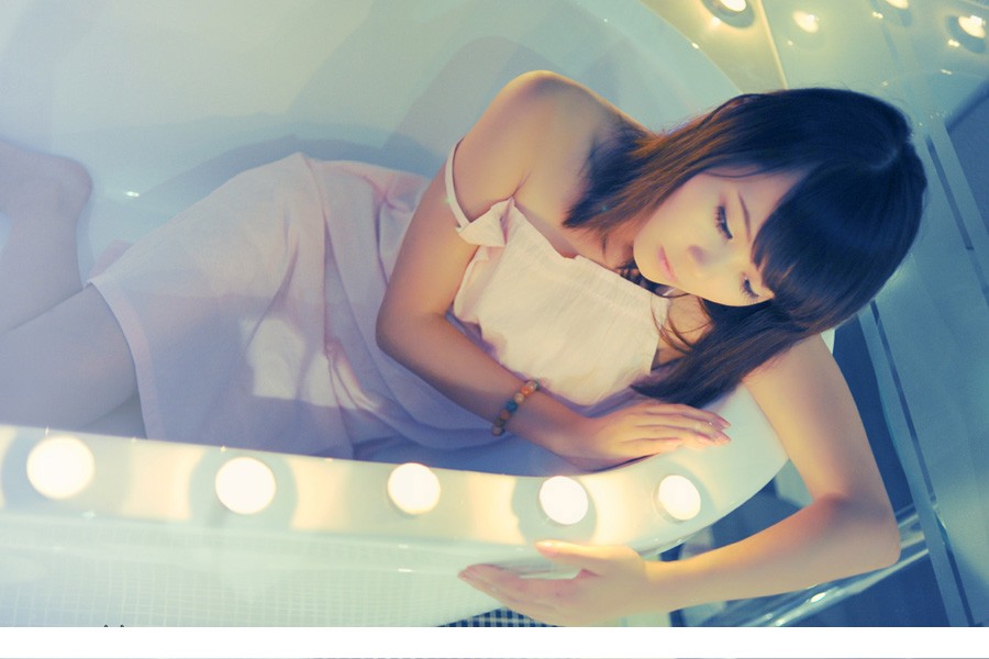 小萝莉湿身迷人写真