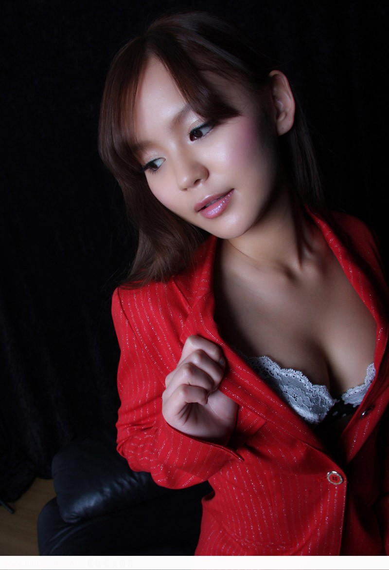 极度诱惑的黑丝性感美少妇