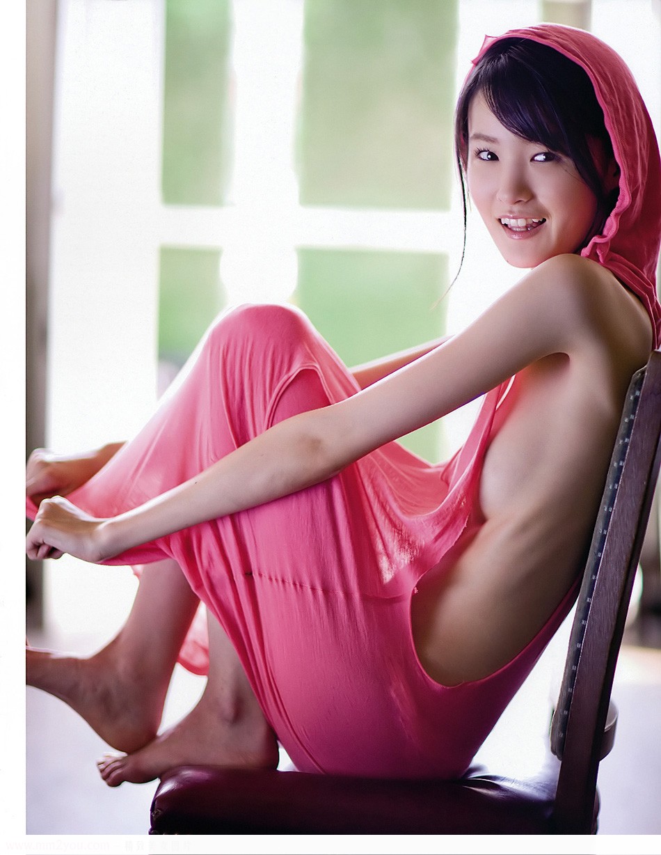 风骚性感的骨感美女吊带裙诱惑