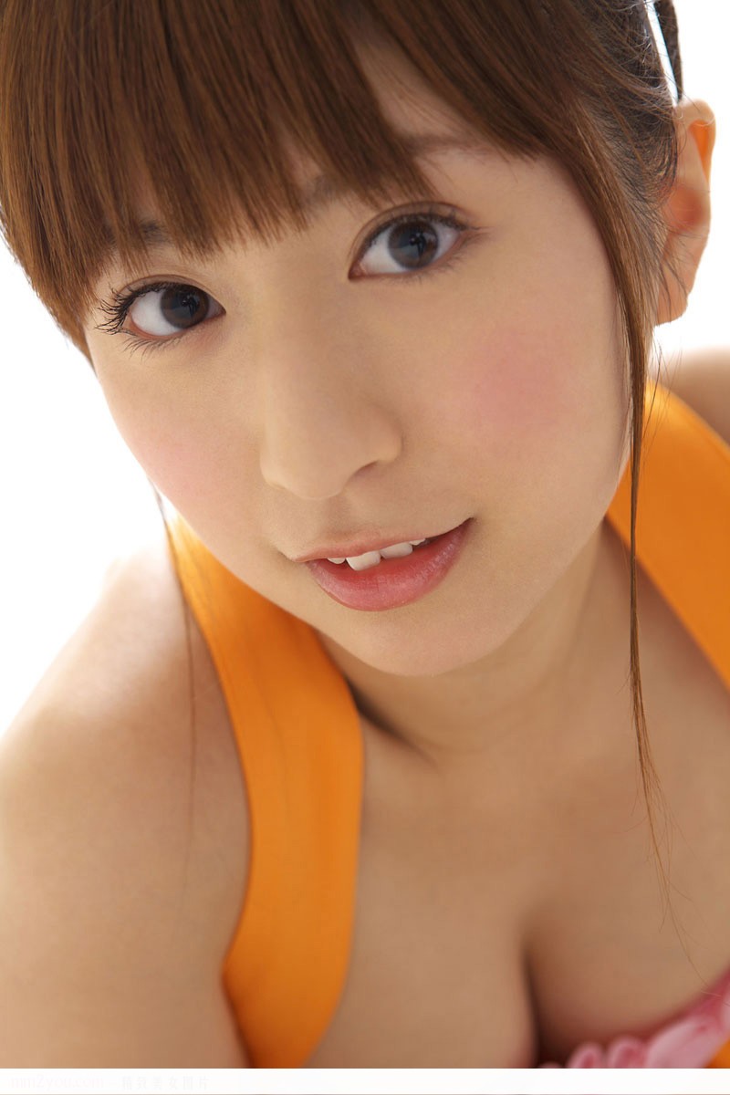童颜小嫩女丰乳演绎小女仆