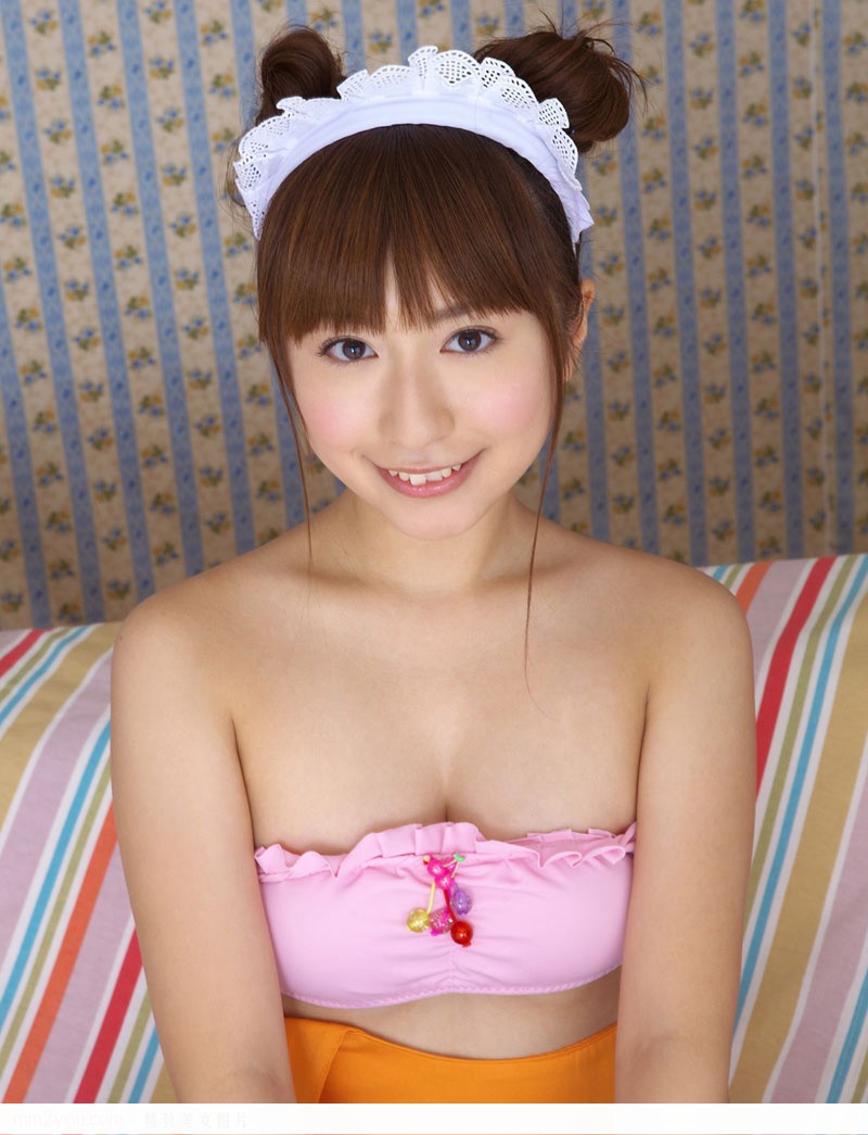 童颜小嫩女丰乳演绎小女仆